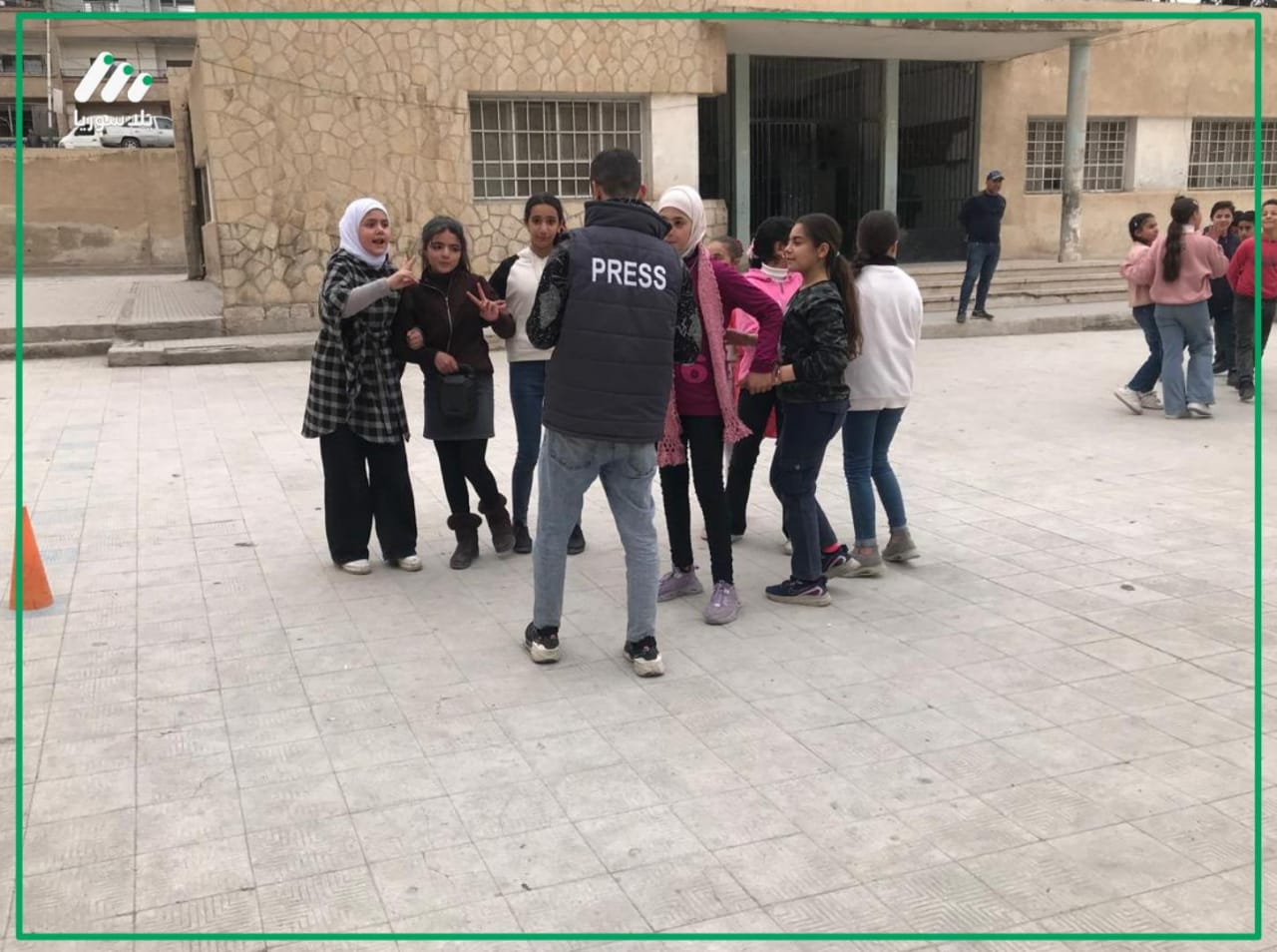 جولة ميدانية لمنظمة HAND الدولية بالتعاون مع المكتب الإعلامي تزور مدارس معضمية الشام