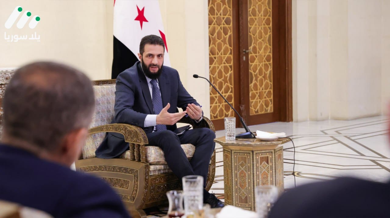 دمشق ترد على قائمة المطالب الأمريكية لتخفيف العقوبات: تعاون مشروط وتحفظات على السيادة